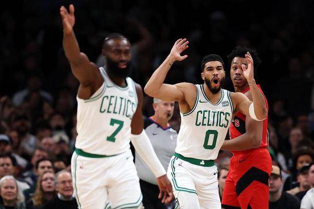 包含转折点!波士顿凯尔特人外线爆发,NBA总决赛清晨攻防权衡,质疑声仍在,年轻球员得到机会的词条 包含转折点!波士顿凯尔特人外线爆发,NBA总决赛清晨攻防权衡,质疑声仍在,年轻球员得到机会的词条