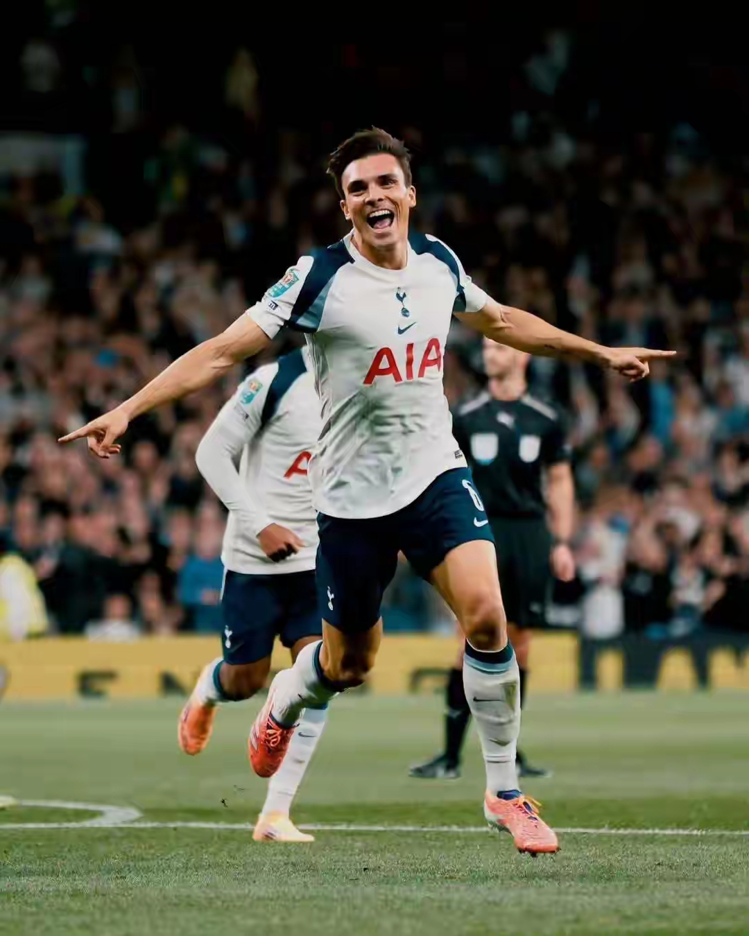 包含欧超杯赛前走向成谜，布莱顿豪取连胜，更衣室稳定，球队文化再被提及的词条